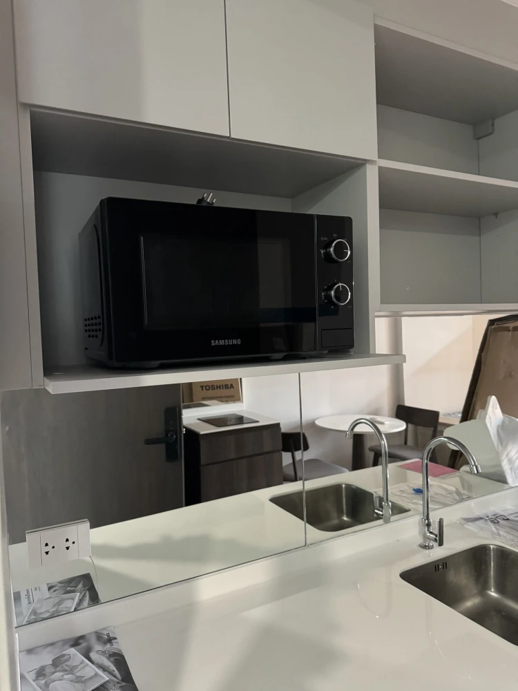 For sale: Nue Cross Khu Khot Station, spacious room, fully furnished. With a good deal like this, what are you waiting for?