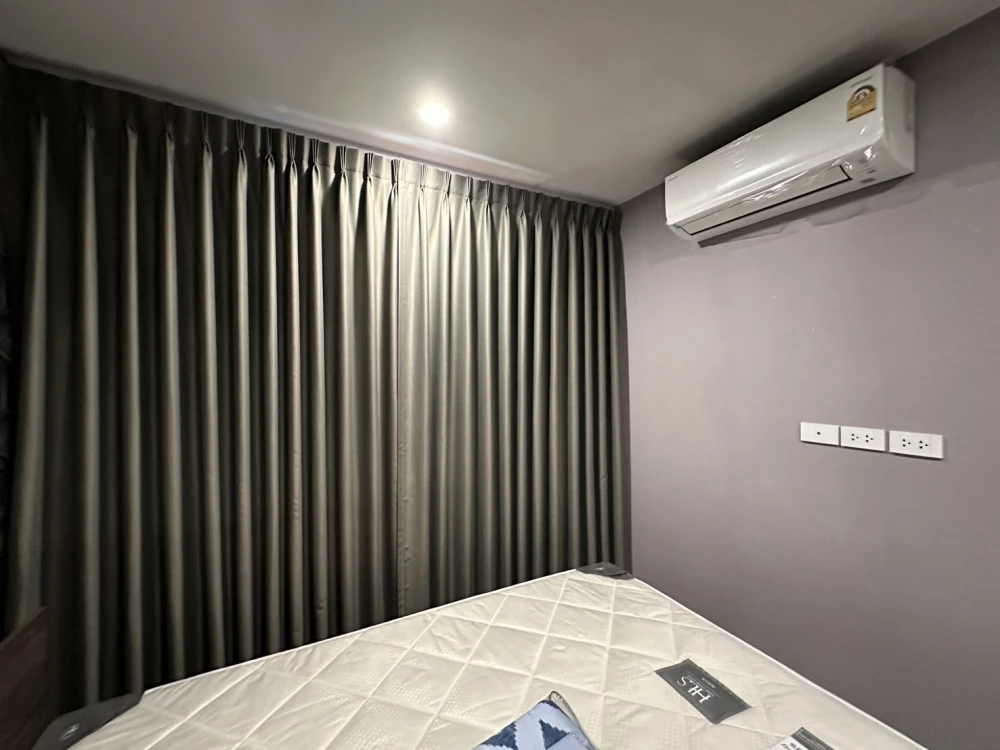 For sale: Nue Cross Khu Khot Station, spacious room, fully furnished. With a good deal like this, what are you waiting for?