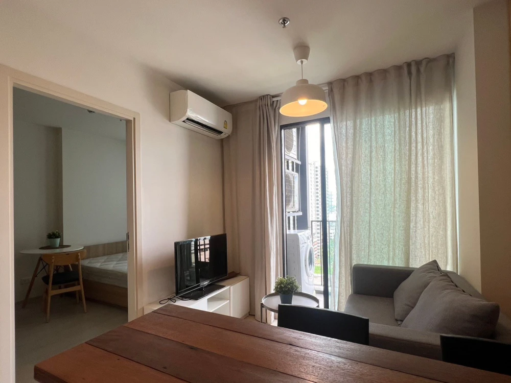 Selling Nue Noble Chaengwattana, beautifully decorated Muji-style unit, great location, stunning unblocked view. You'll regret missing out!