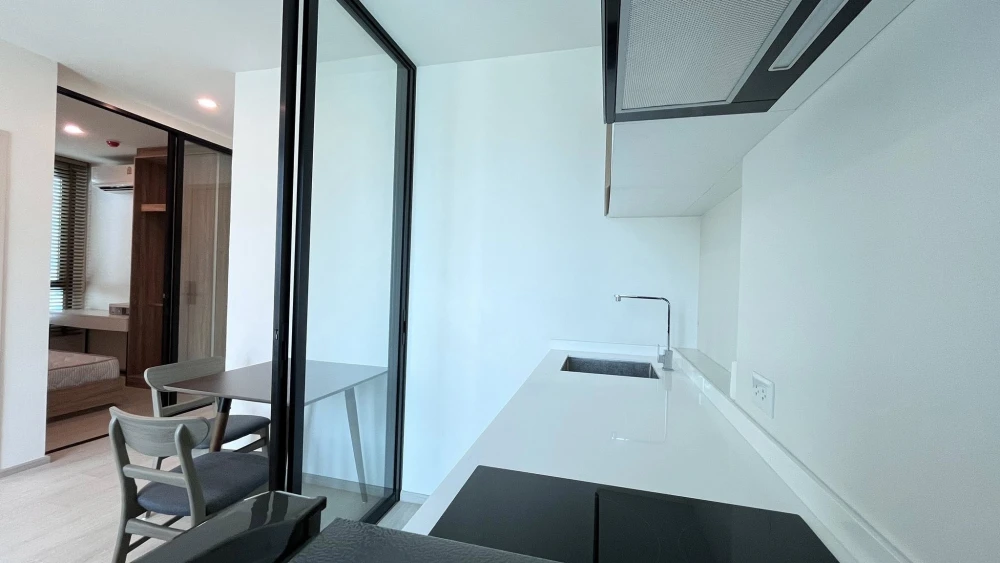 Selling NUE Noble Faichai - Wang Lang. Spacious, ready-to-move-in unit on a high floor, corner unit, fully furnished. Book now! Don't miss out!