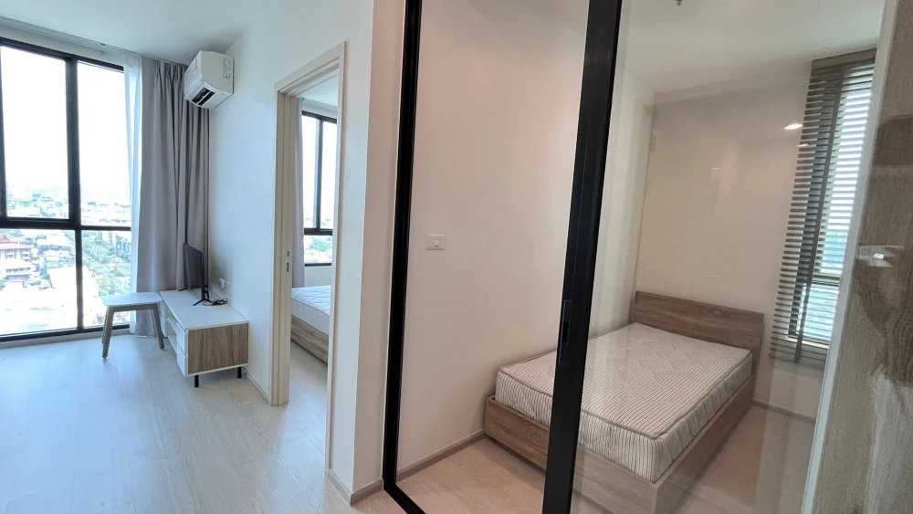 Selling NUE Noble Faichai - Wang Lang. Spacious, ready-to-move-in unit on a high floor, corner unit, fully furnished. Book now! Don't miss out!