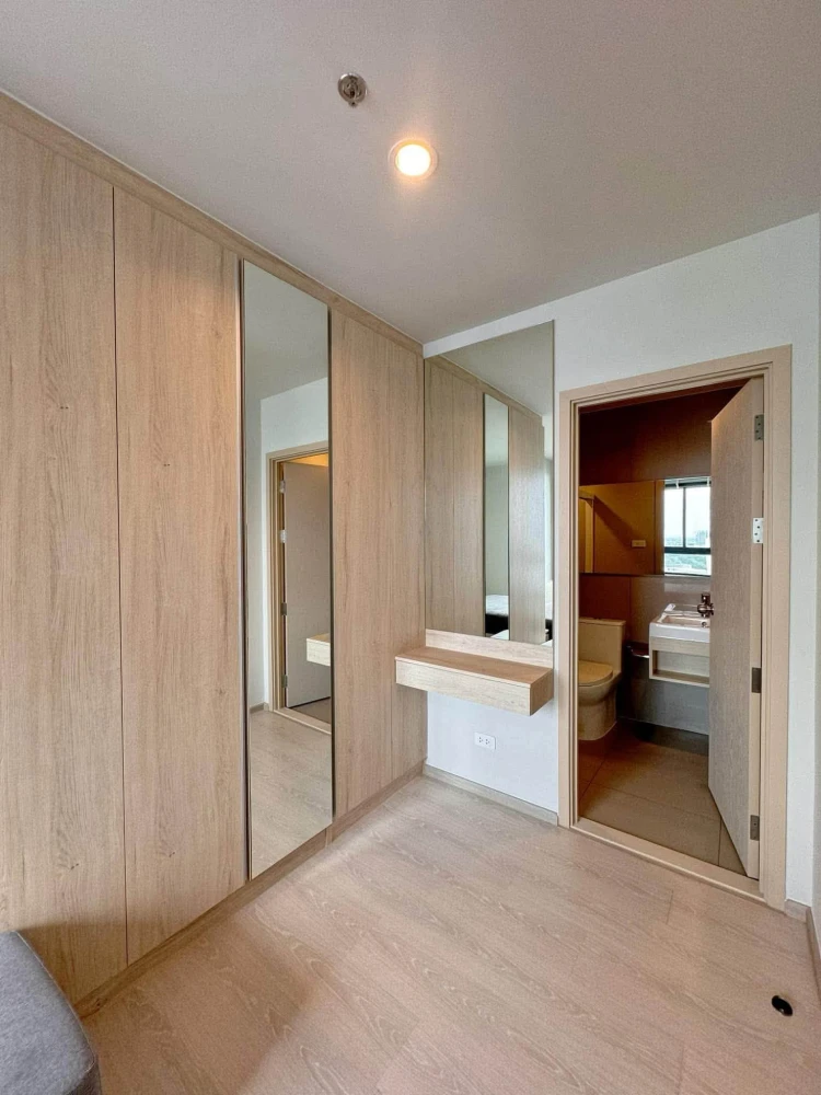 For Sale: NUE Noble Ngamwongwan. Move-in ready unit with full facilities. Great price—book now, don't miss out!
