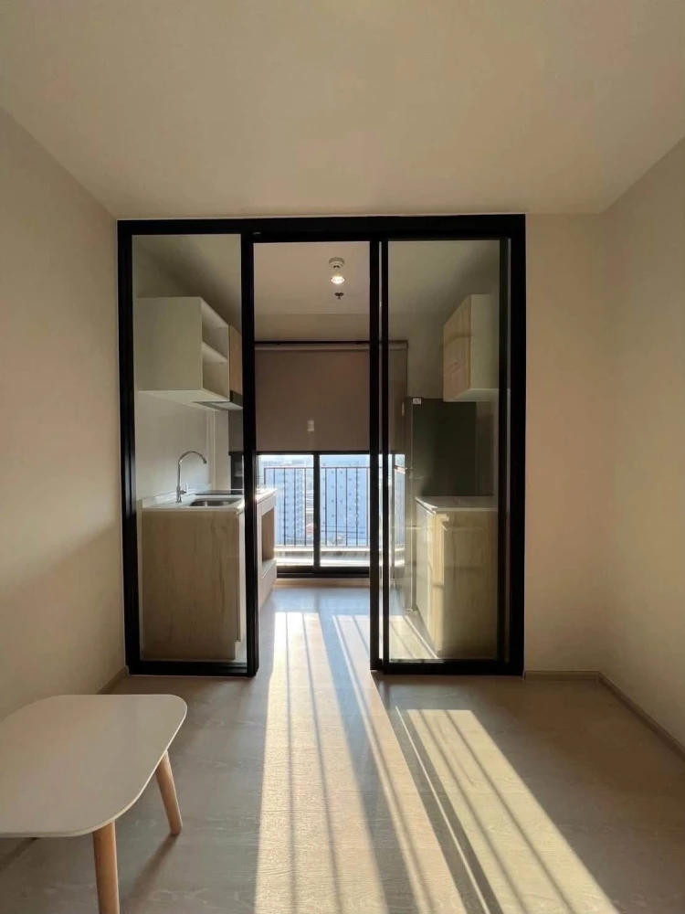 For Sale: NUE Noble Ngamwongwan. Move-in ready unit with full facilities. Great price—book now, don't miss out!