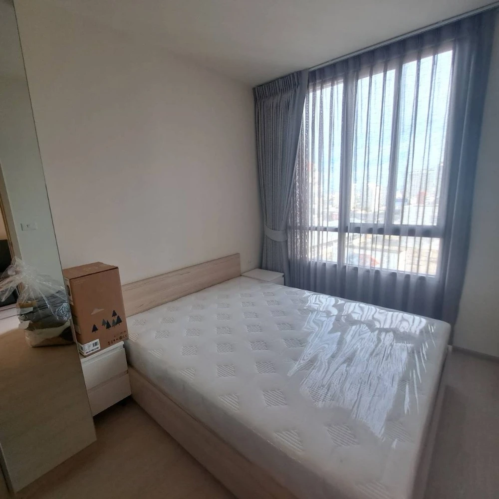 For sale: NUE Noble Ratchada-Ladprao, 15th floor, south side, swimming pool view, fully furnished, ready to move in, reserve now, urgently.