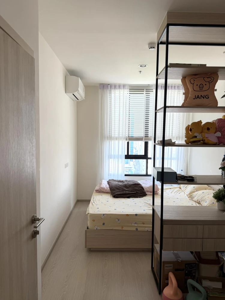 Selling Nue Noble Ratchada-Ladprao. Beautifully designed unit with clearly separated rooms, 22nd floor, North facing, great view, bright and airy. Don