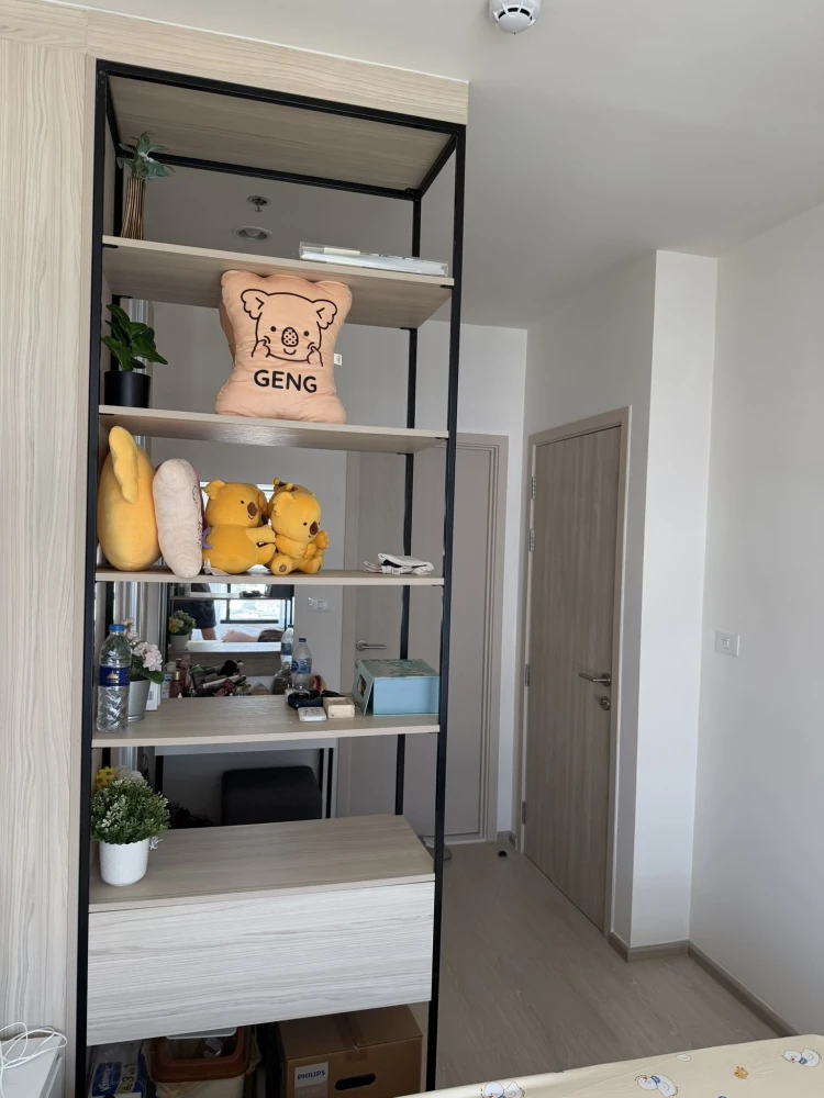 Selling Nue Noble Ratchada-Ladprao. Beautifully designed unit with clearly separated rooms, 22nd floor, North facing, great view, bright and airy. Don