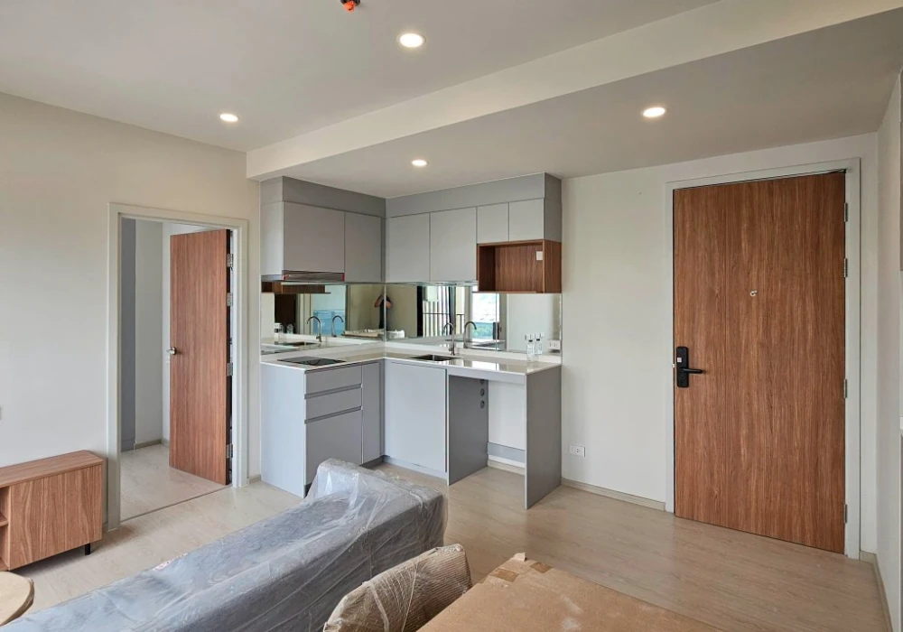 Selling NUE RIVEREST Ratchaburana, corner unit, north facing, front building next to the river, wide frontage, river view towards Rama IX Bridge and c