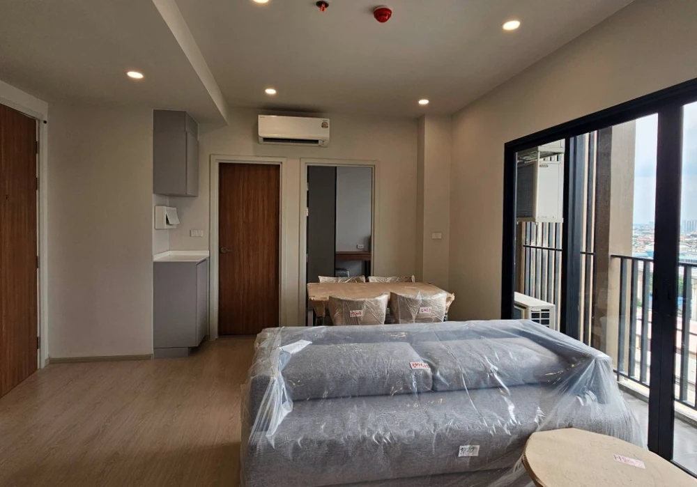 Selling NUE RIVEREST Ratchaburana, corner unit, north facing, front building next to the river, wide frontage, river view towards Rama IX Bridge and c