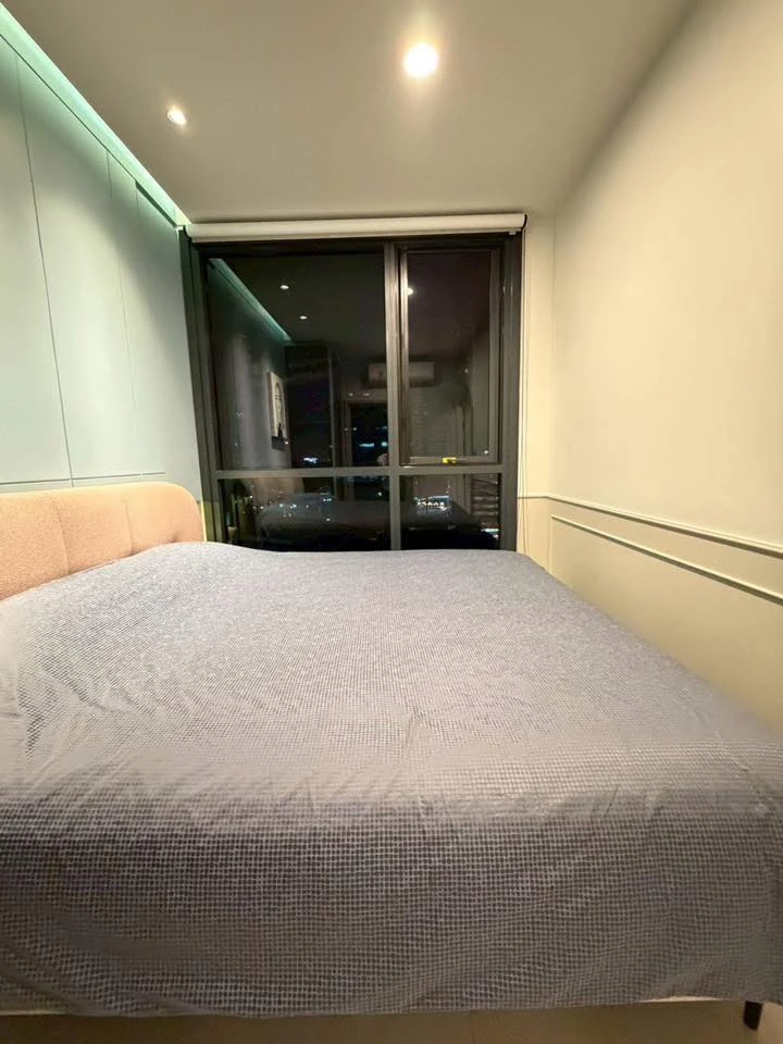 Selling Oka Haus Sukhumvit 36, 1 bedroom, 1 bathroom. Spacious room with ample usable space, fully furnished. Book now!