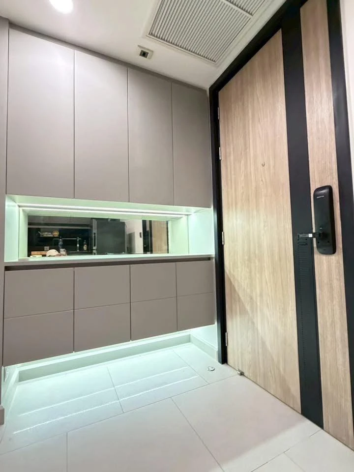 Selling Oka Haus Sukhumvit 36, 1 bedroom, 1 bathroom. Spacious room with ample usable space, fully furnished. Book now!