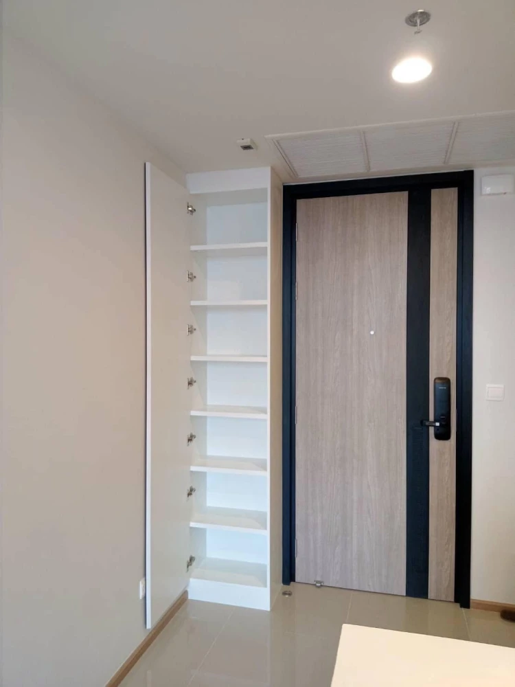 For sale: Oka Haus Sukhumvit 36, beautiful room with quality built-in furniture. Interested? Hurry and reserve now!