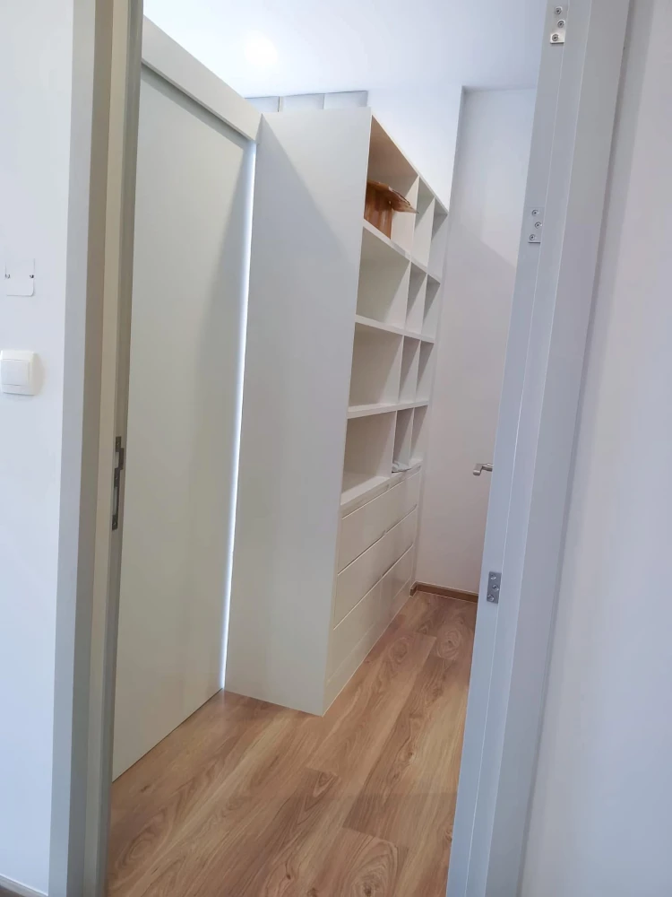 For sale: Oka Haus Sukhumvit 36, beautiful room with quality built-in furniture. Interested? Hurry and reserve now!