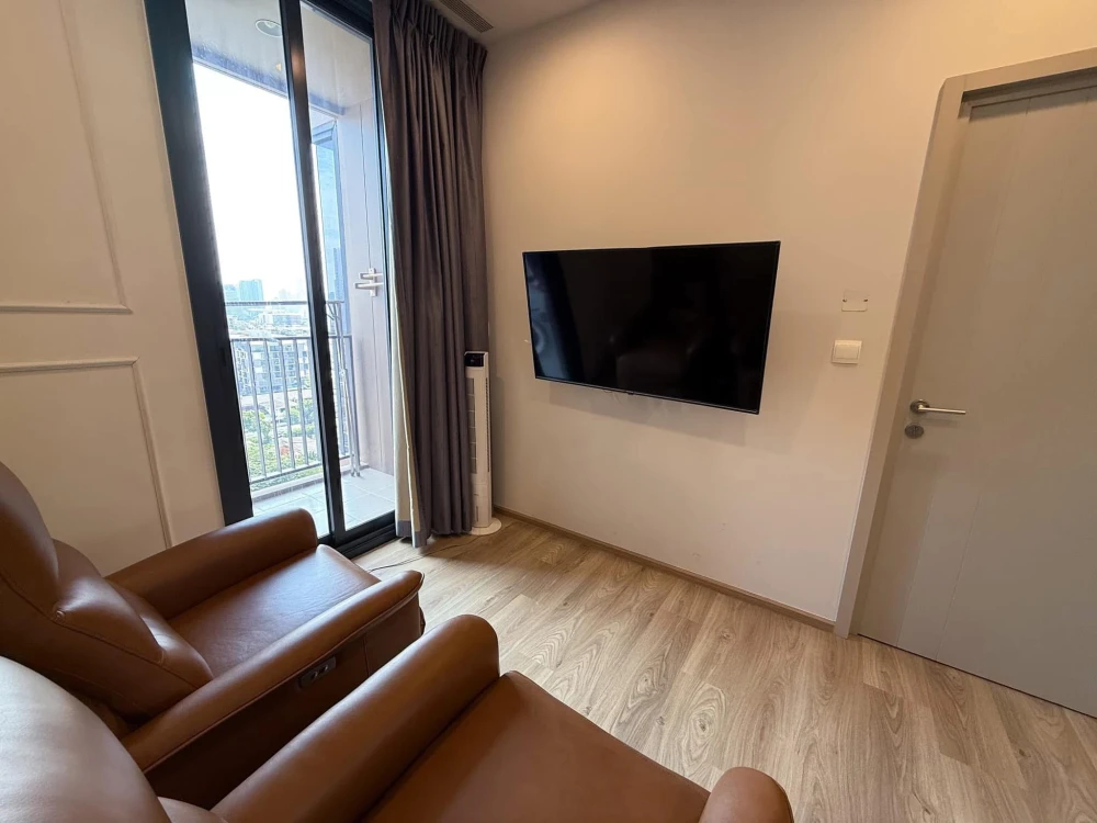 For sale: Oka Haus Sukhumvit 36, beautiful room with quality built-in furniture. Interested? Hurry and reserve now!