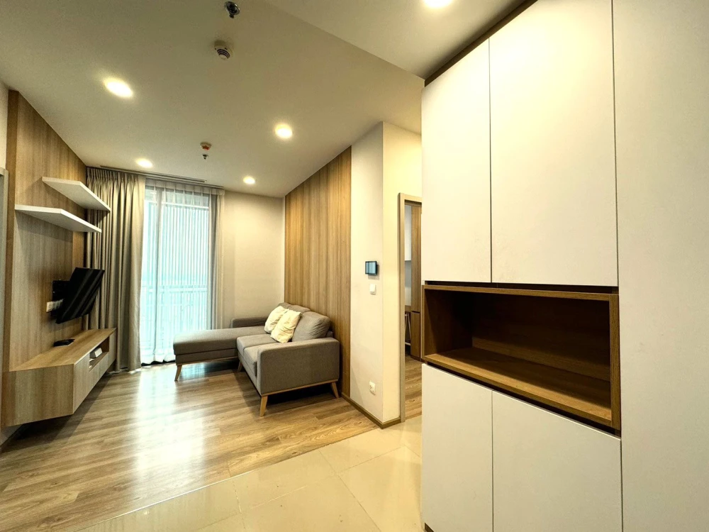 For sale: OKA Haus Sukhumvit 36, 16th floor, corner building, river view, quiet, with excellent built-in furniture. Don't miss out!