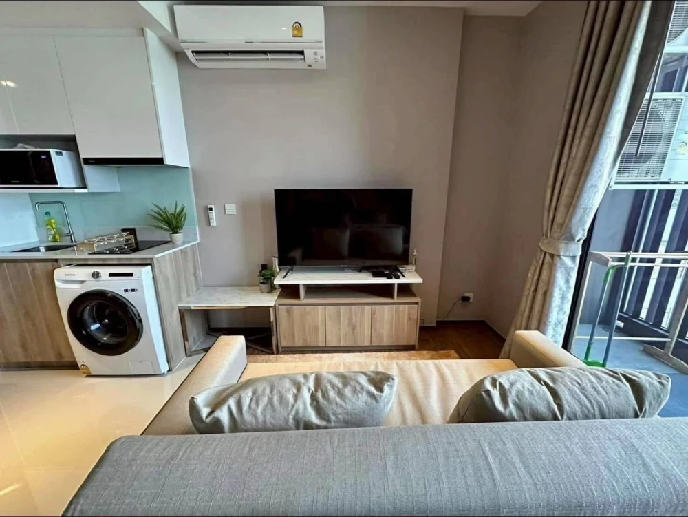 Selling Once Pattaya 1-bedroom, 1-bathroom unit. Fully furnished with beautiful city views. Book now!