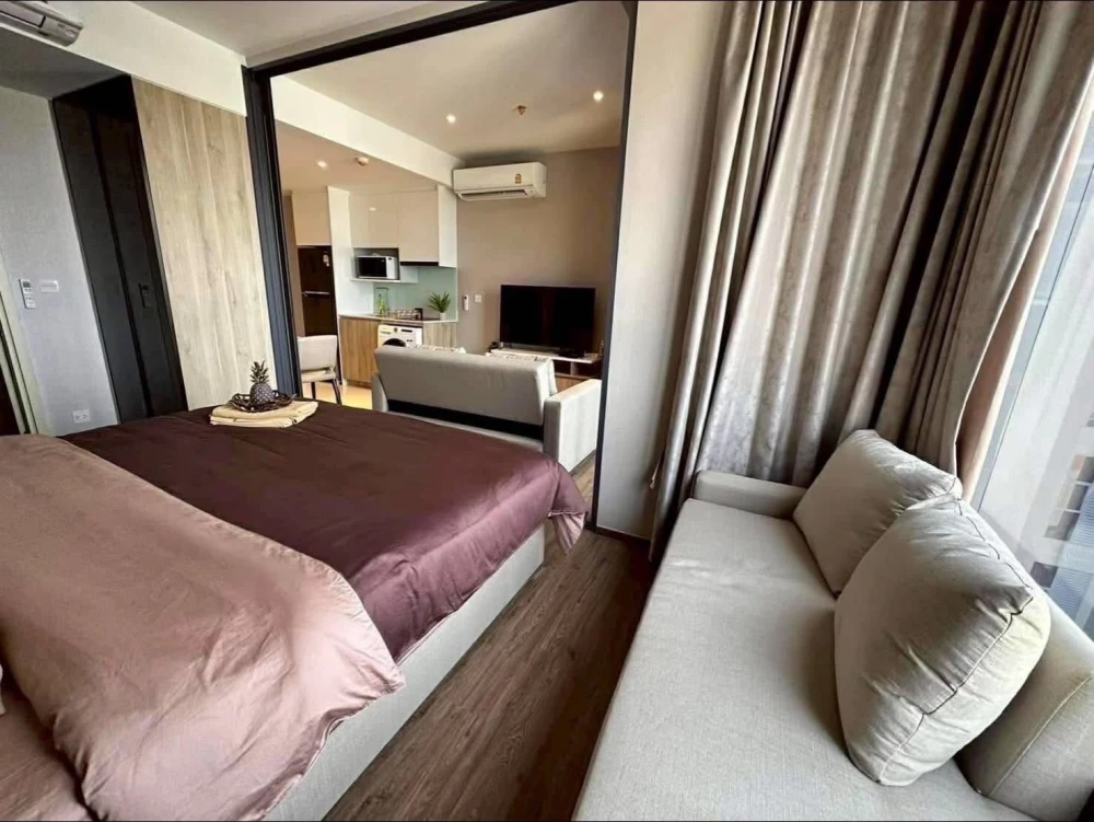 Selling Once Pattaya 1-bedroom, 1-bathroom unit. Fully furnished with beautiful city views. Book now!