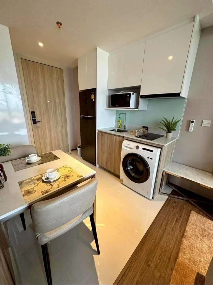 Selling Once Pattaya 1-bedroom, 1-bathroom unit. Fully furnished with beautiful city views. Book now!