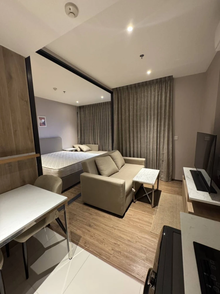 Once Pattaya, a luxury condo in the heart of North Pattaya, is for sale. Enjoy stunning sea views at the best price. Luxurious and sophisticated, it c