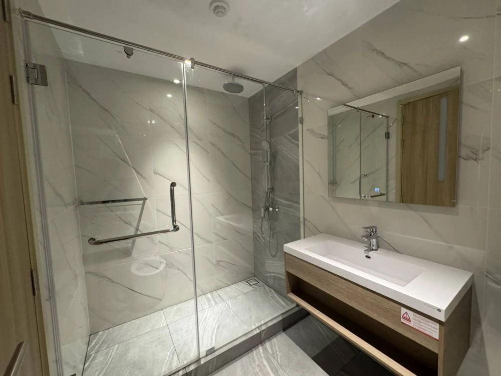 Once Pattaya, a luxury condo in the heart of North Pattaya, is for sale. Enjoy stunning sea views at the best price. Luxurious and sophisticated, it c