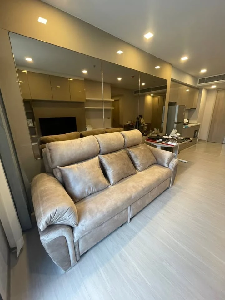Selling a One 9 Five Asoke-Rama 9 condo unit. It's a great place to live, fully furnished and equipped with appliances. Just bring your personal belon