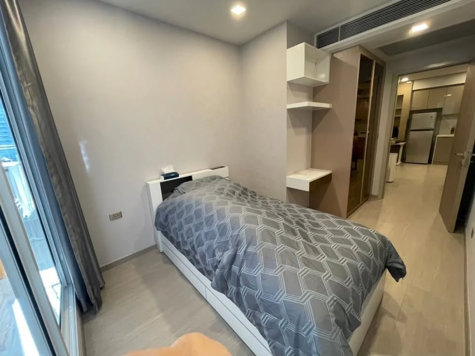 Selling a One 9 Five Asoke-Rama 9 condo unit. It's a great place to live, fully furnished and equipped with appliances. Just bring your personal belon