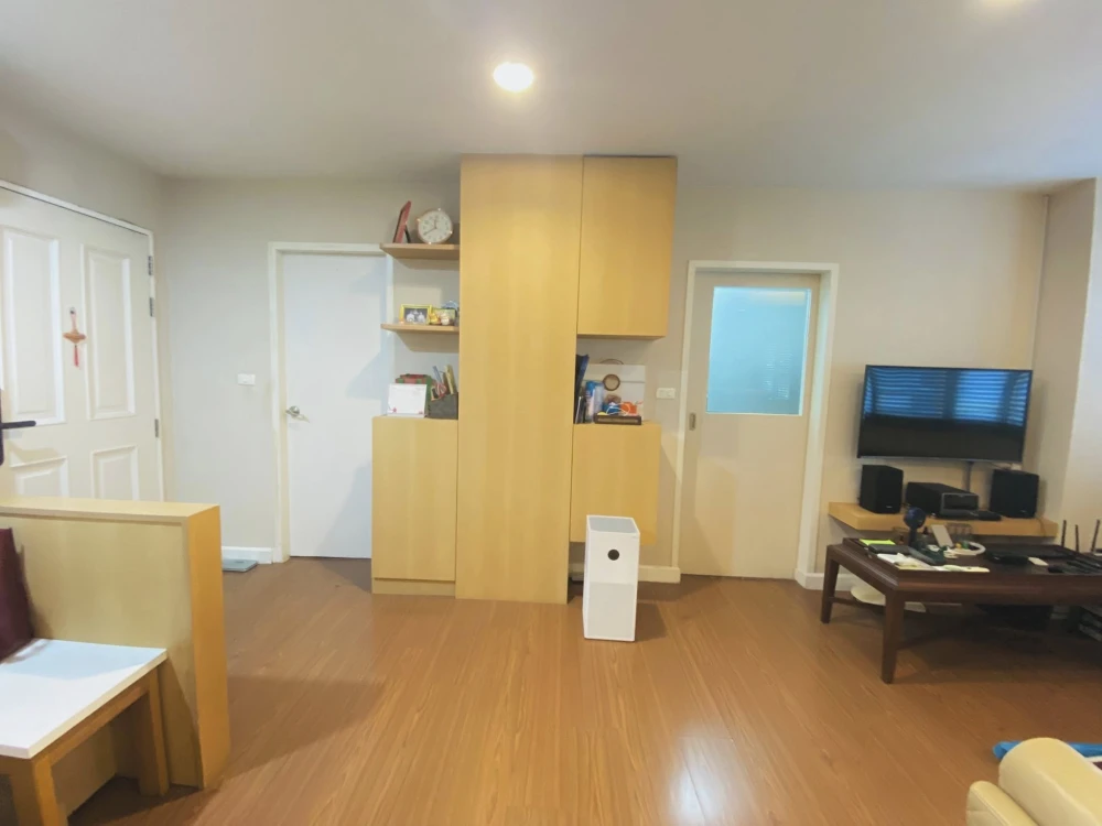 Selling ready-to-move-in, spacious units at One X Sathorn-Narathiwat, complete with balconies. Book now and don't miss out!!!