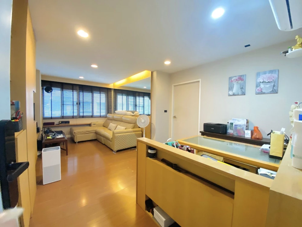 Selling ready-to-move-in, spacious units at One X Sathorn-Narathiwat, complete with balconies. Book now and don't miss out!!!