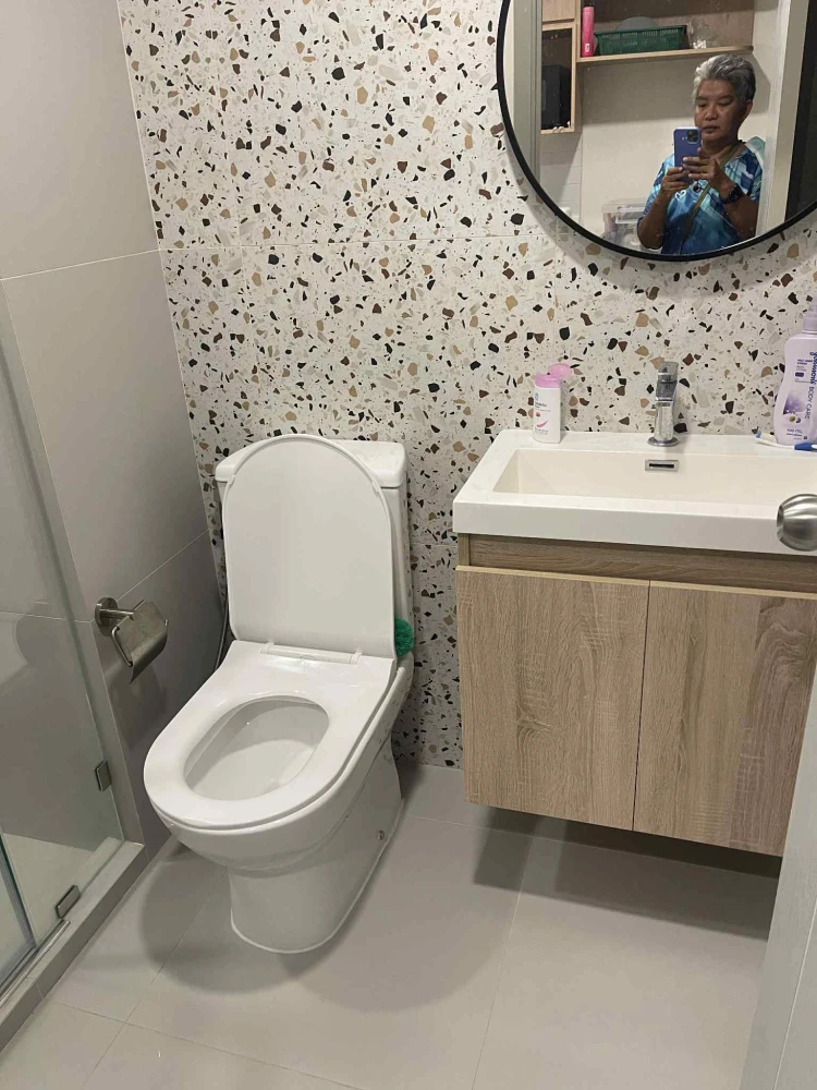 For sale: Oneder Kaset, Building B, 7th floor, swimming pool view, fully furnished + appliances, ready to move in.
