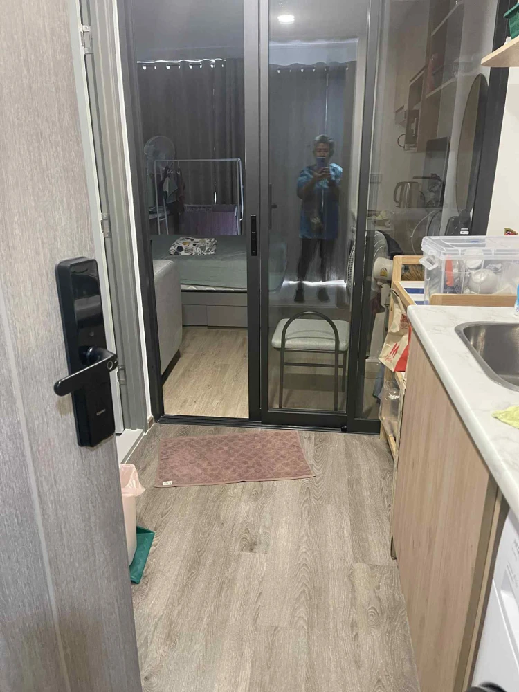 For sale: Oneder Kaset, Building B, 7th floor, swimming pool view, fully furnished + appliances, ready to move in.
