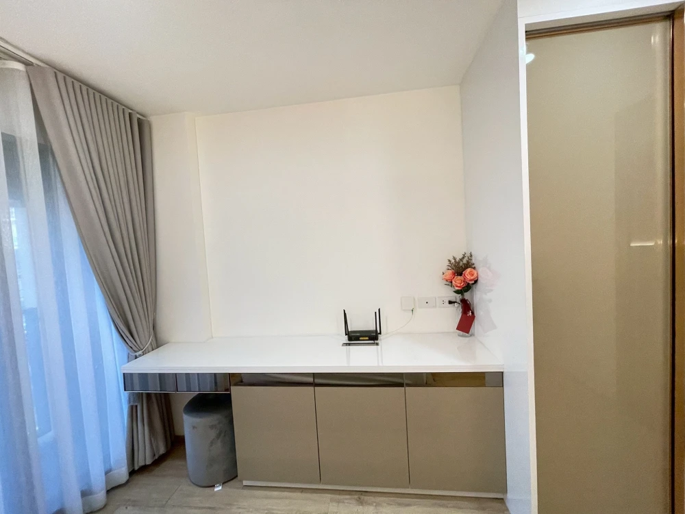 Selling a unit at Oneder Kaset, 3rd floor. Excellent location and fully furnished. Don't miss out!