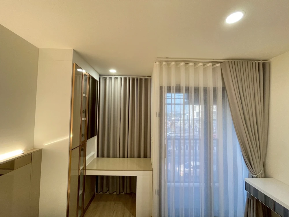 Selling a unit at Oneder Kaset, 3rd floor. Excellent location and fully furnished. Don't miss out!