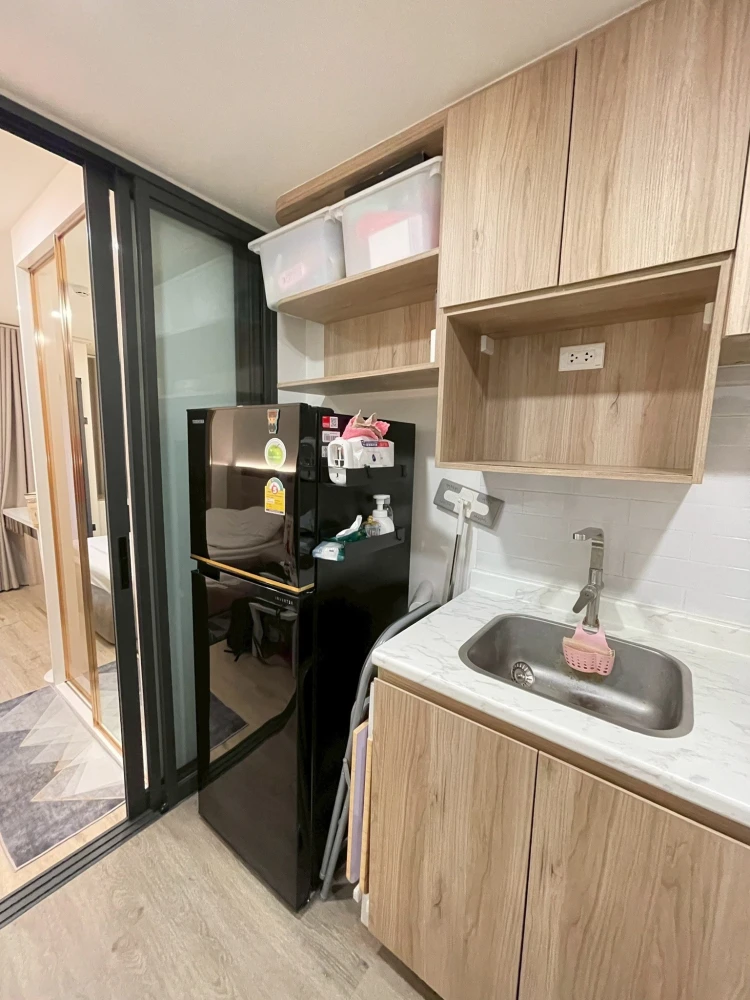 Selling a unit at Oneder Kaset, 3rd floor. Excellent location and fully furnished. Don't miss out!