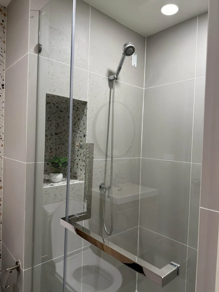 Selling ONEDER KASET ready-to-move-in rooms with complete furniture and amenities. Book now!