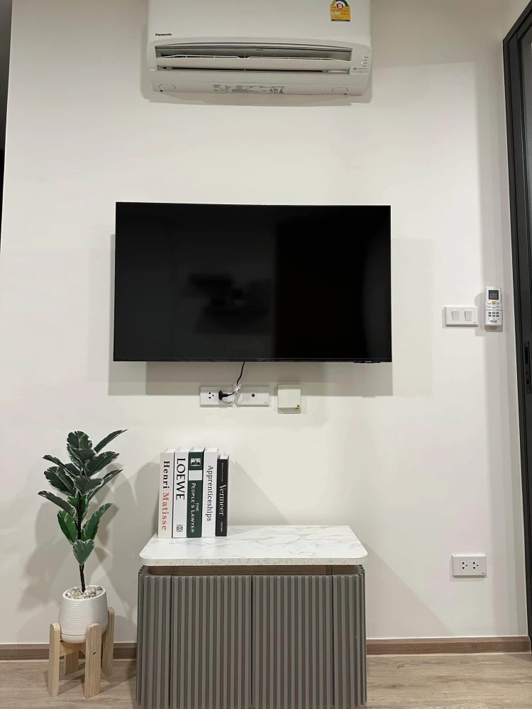 Selling ONEDER KASET ready-to-move-in rooms with complete furniture and amenities. Book now!