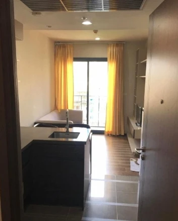 Selling Onyx Phahonyothin condo, 6th floor, pool view, fully furnished, ready to move in. Book now, don't wait!
