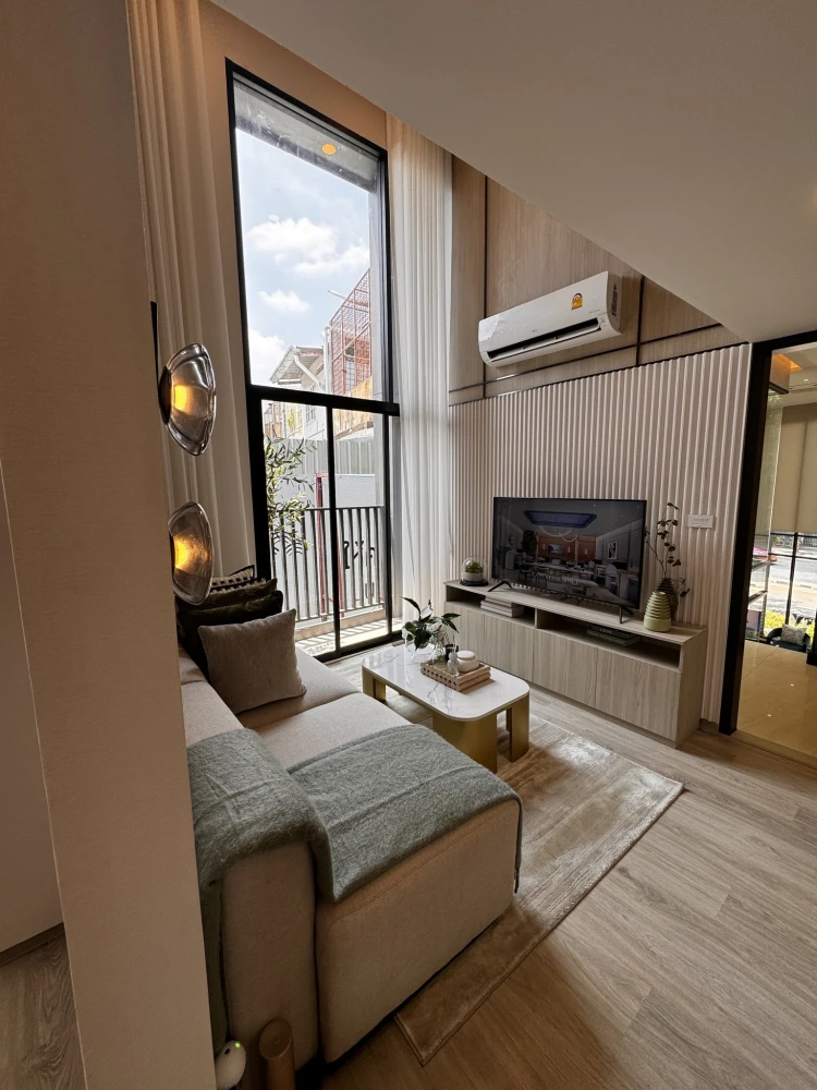 Selling Origin Place Taopoon Interchange condos. Spacious rooms with high ceilings, airy and spacious. You can't resist booking one!