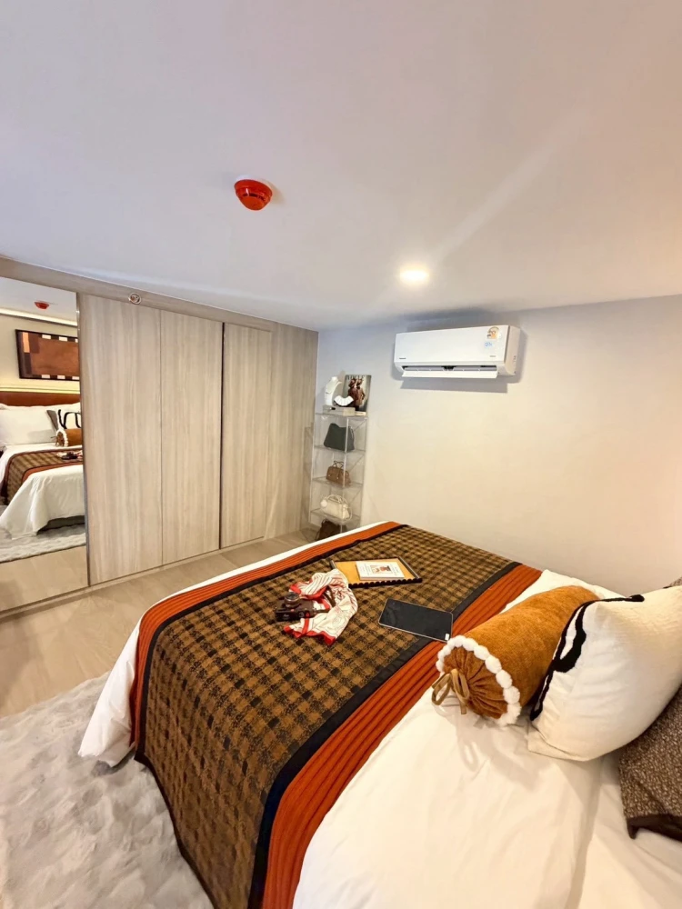 For Sale: Origin Play Bangkhunnon Triple Station, 27th floor. Features an unobstructed river view with no buildings blocking the sightline. Book now!