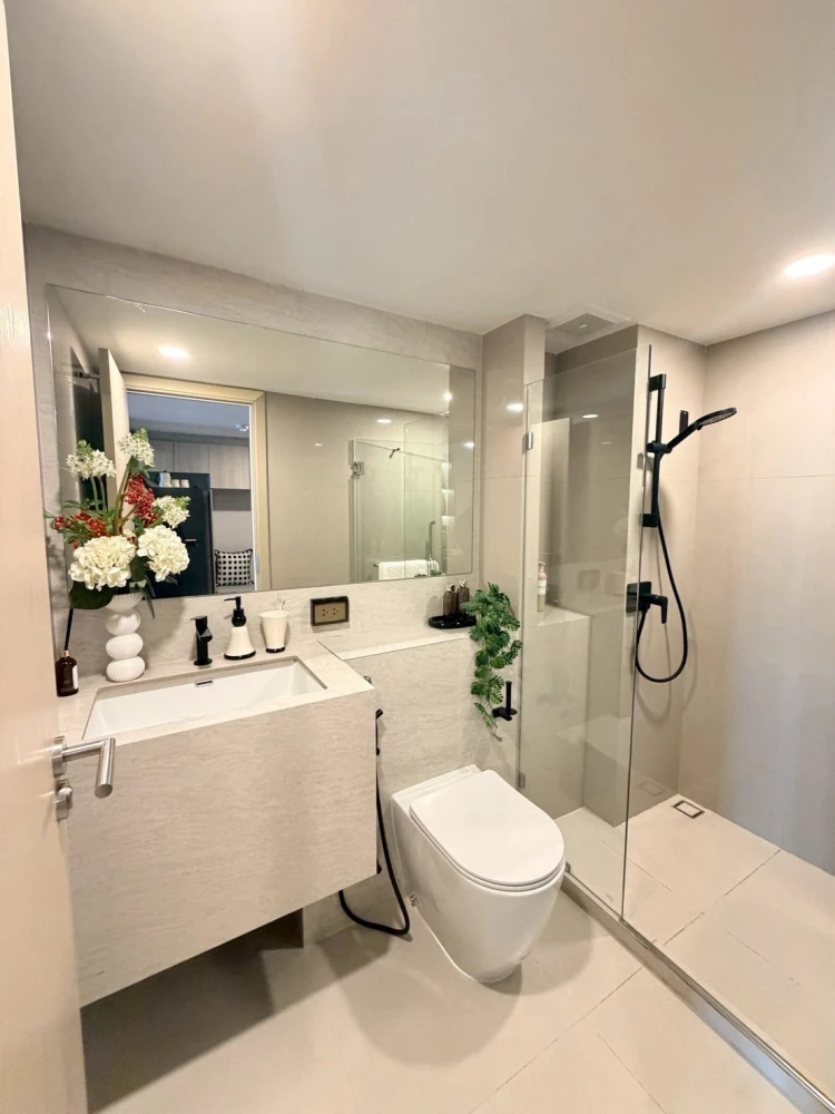 For Sale: Origin Play Bangkhunnon Triple Station, 27th floor. Features an unobstructed river view with no buildings blocking the sightline. Book now!