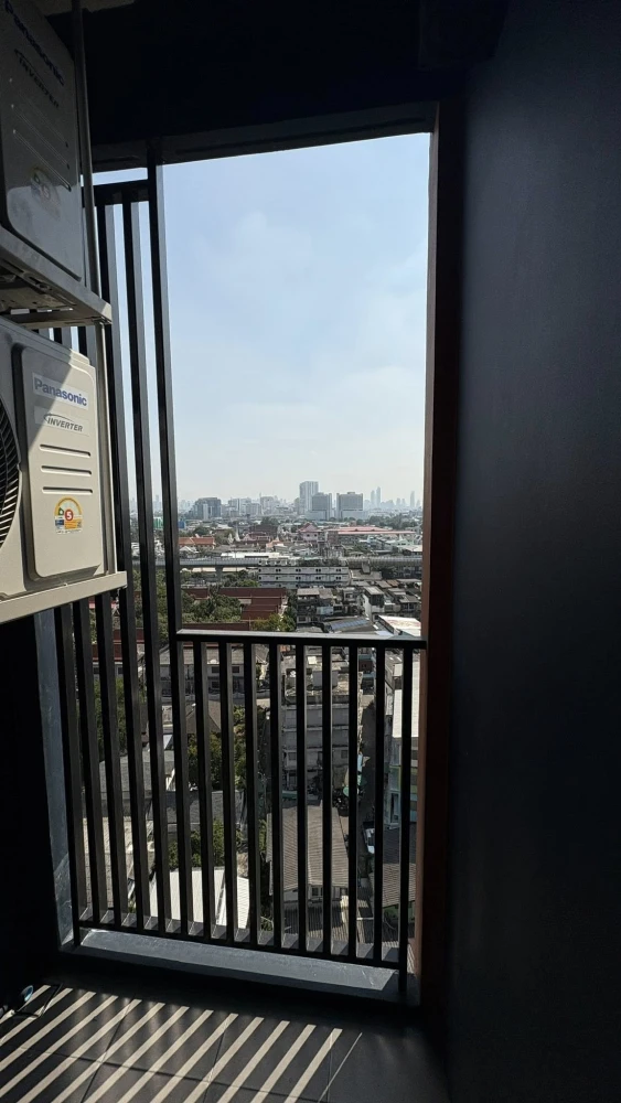 Selling Origin Play Bangkhunnon Triple Station unit, high floor, great ventilation, pets allowed. Don't miss out, book now!