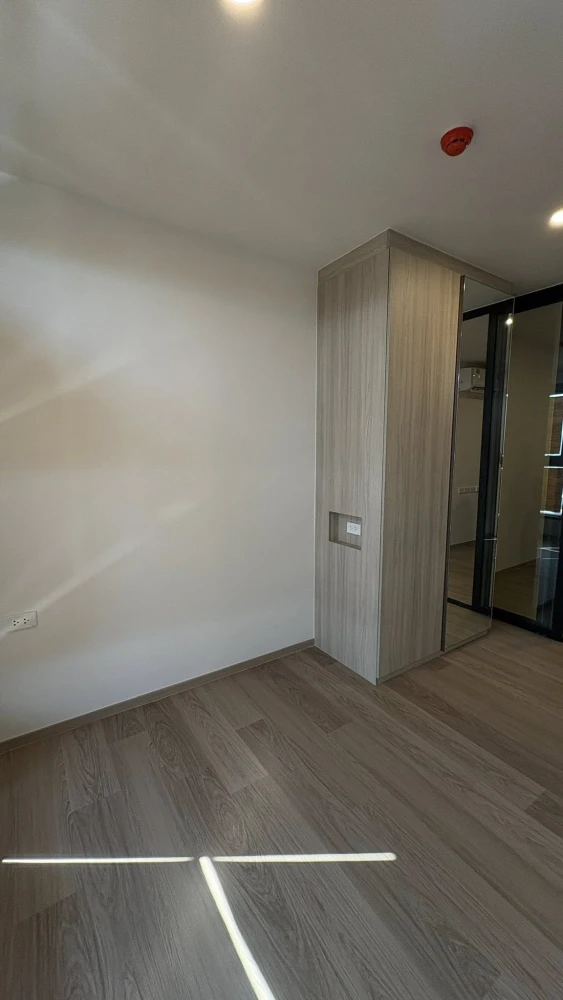 Selling Origin Play Bangkhunnon Triple Station unit, high floor, great ventilation, pets allowed. Don't miss out, book now!