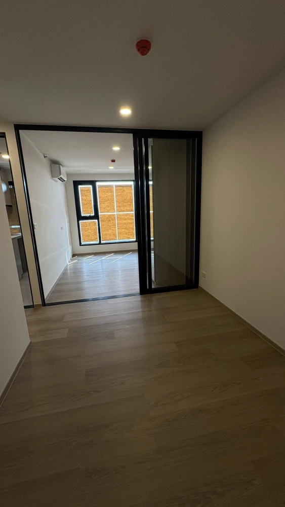 Selling Origin Play Bangkhunnon Triple Station unit, high floor, great ventilation, pets allowed. Don't miss out, book now!