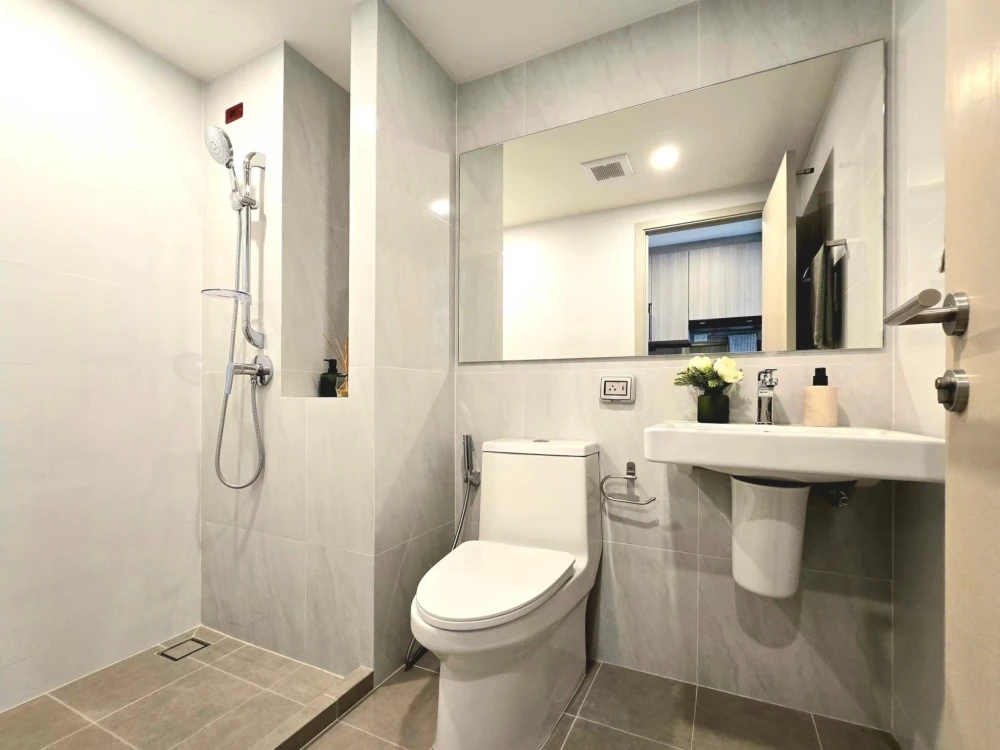 Selling Origin Play Sri Udom station condo, pets allowed, room number and house number, total 9, extremely lucky, must reserve.