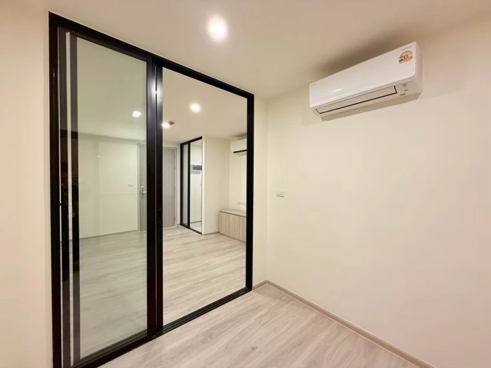 Selling Origin Play Sri Udom Station condo unit. Empty, spacious, and comfortable. Buy now!