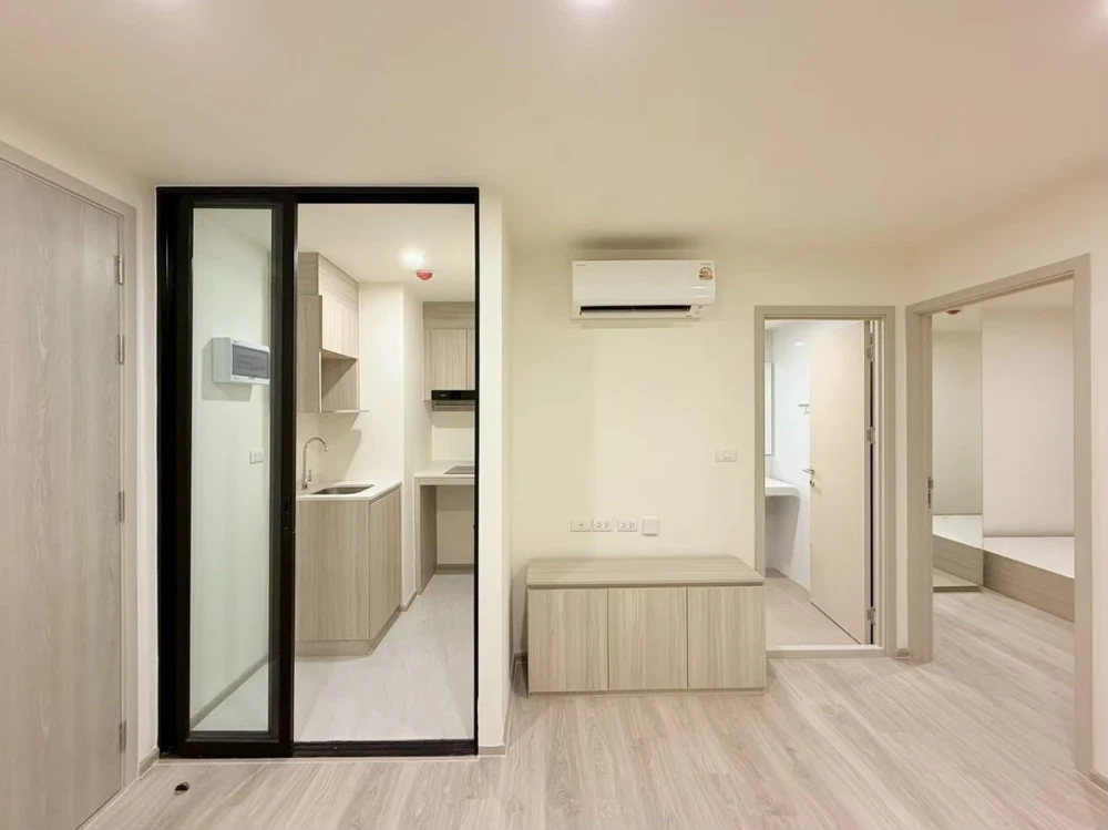 Selling Origin Play Sri Udom Station condo unit. Empty, spacious, and comfortable. Buy now!