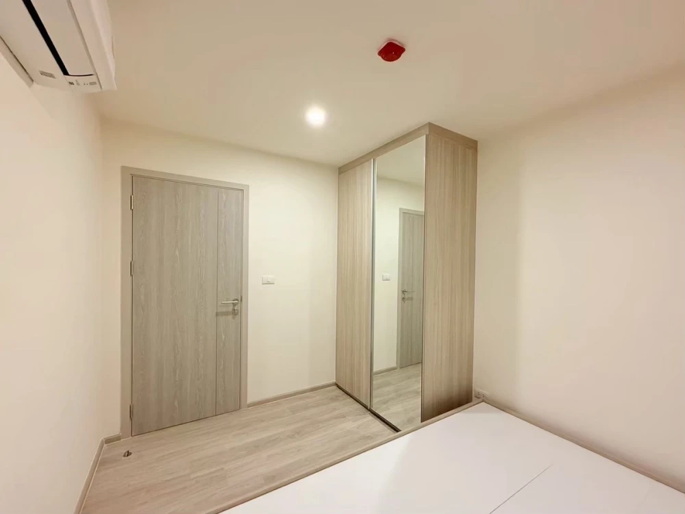 Selling Origin Play Sri Udom Station condo unit. Empty, spacious, and comfortable. Buy now!