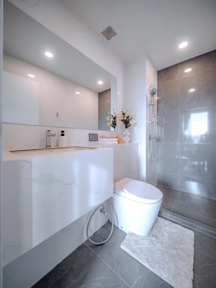 Selling Origin Plug & Play Nonthaburi Station apartment. Ready to move in, fully furnished, high floor. Book now!