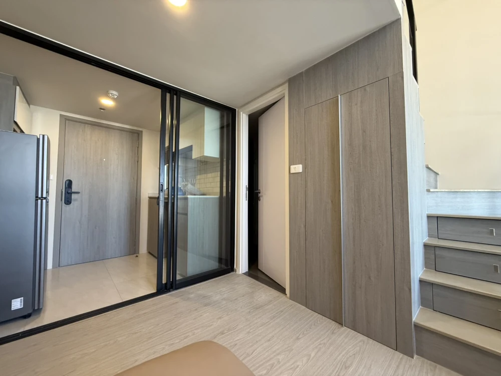 Selling an Origin Plug & Play Ramkhamhaeng Triple Station condo. Nice unit on the 9th floor with an unobstructed view and a separate walk-in closet. B