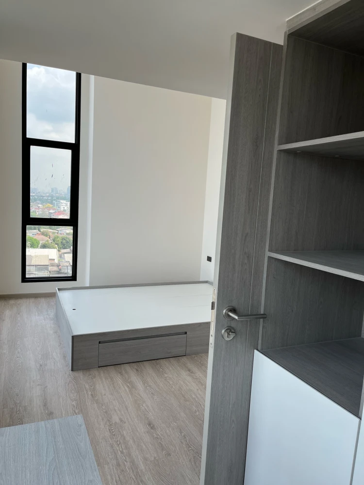 Selling Origin Plug & Play Sirindhorn Station corner unit, Duo Space. Book now!