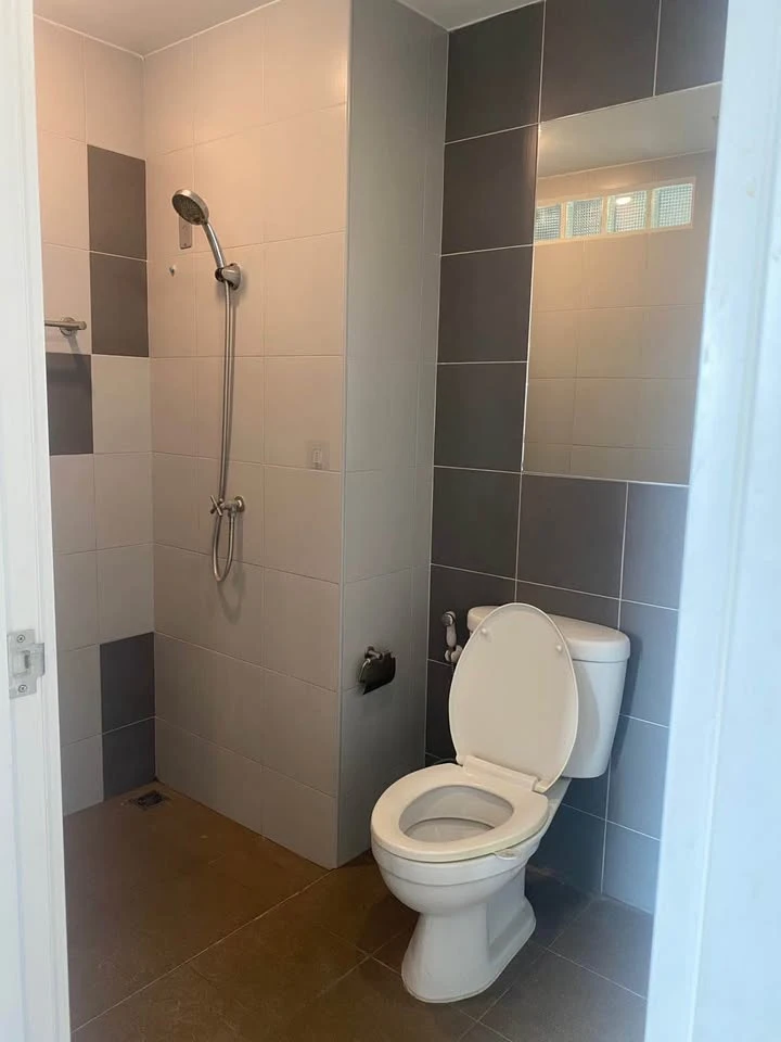 Selling Origins Bangmod-Rama 2, 8th floor unit. Great location, city view, full amenities. Book now!