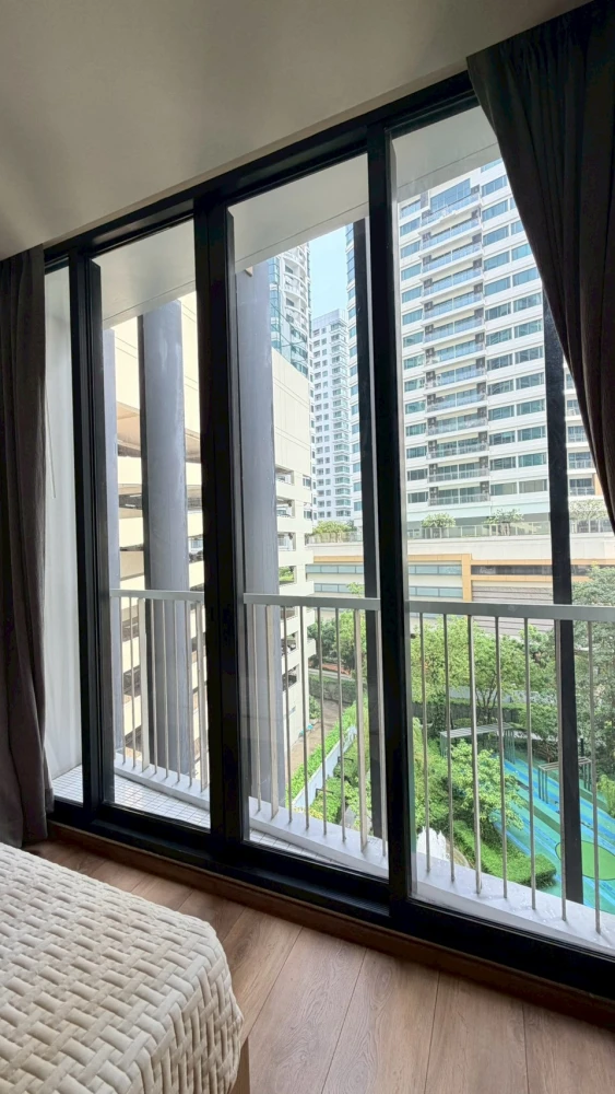 Selling a 2-bedroom unit at Park 24 Origin Phrom Phong. Spacious living area, fully furnished. Don't miss this great deal!